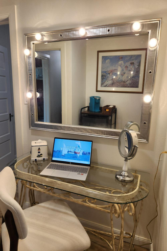 Others 5, The Lakehouse on Clear Lake, Houston