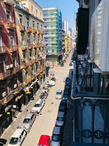 Others 3, Hostel BB La Fenice, Napoli