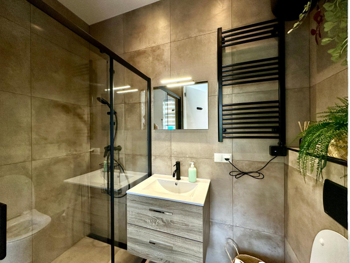 Bathroom 3, Modern Appartment Free Parking, Zandvoort