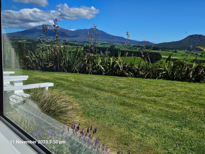 Others 3, House on the Hill, New Plymouth