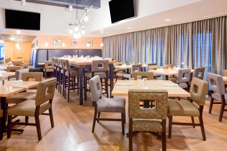 Food & Drinks 2, CROWNE PLAZA BLOOMINGTON MSP AIRPORT / MOA, Hennepin