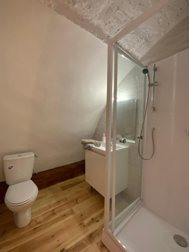Bathroom 5, l'OUSTALIERE, Lozère
