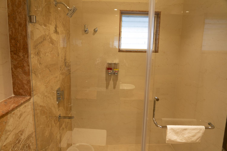Bathroom 5, The Paradise Hotel - Luxury Stay, Kancheepuram