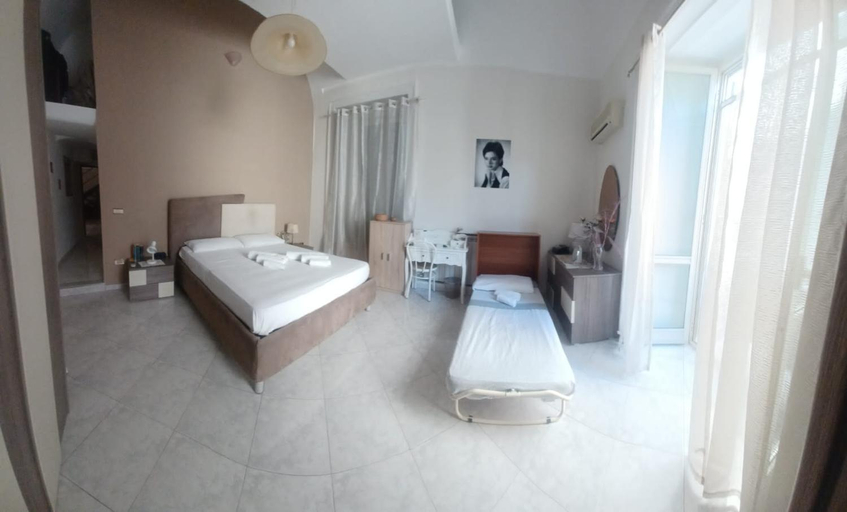 Others 3, Villa Sofia e Sveva, Napoli