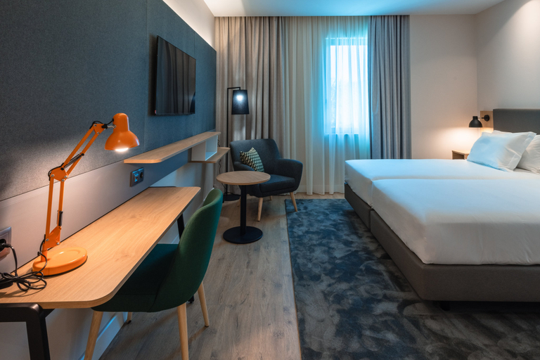 Holiday Inn Braga Room Type - 2 Twin Standard Pool View