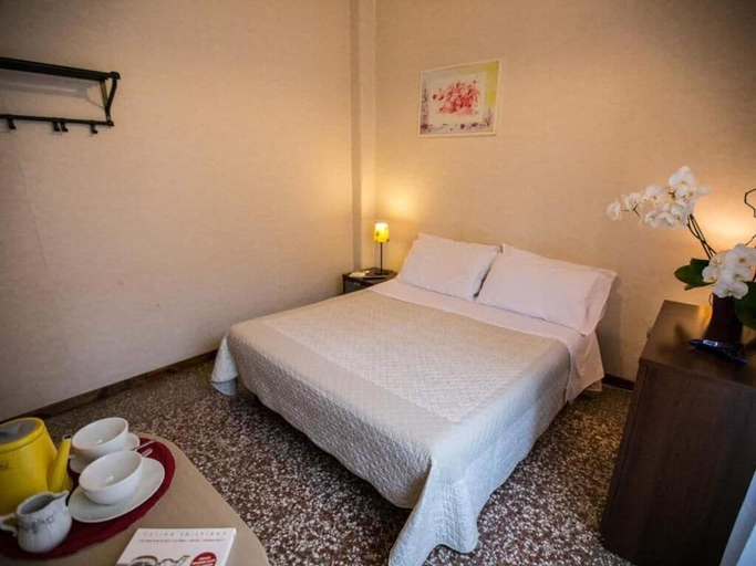 Room 4, Alfonso Guest House, Rome