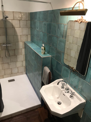 Bathroom 4, B&B du Cloitre, Côtes-d'Armor