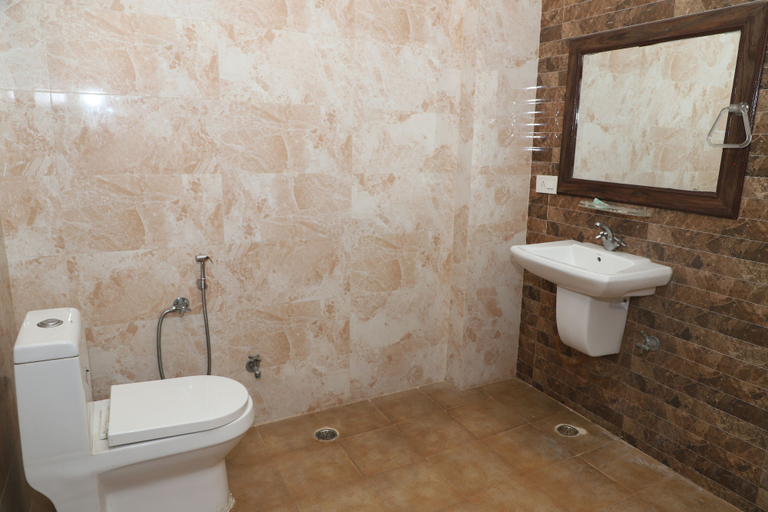 Bathroom 5, Amrit resort, Alwar