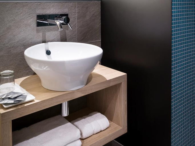 Bathroom 3, Hotel Max, Paris