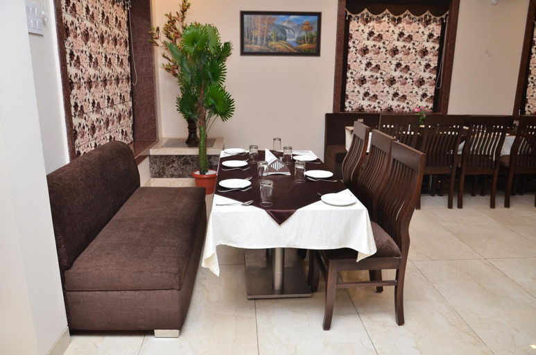 Food & Drinks 5, Regal Hotel and restaurant, Mathura