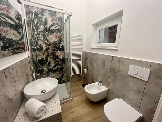 Bathroom 5, AFFITTACAMERE IL TEATRO, Crotone