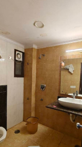 Bathroom 5, Hotel Vin Inn, Delhi