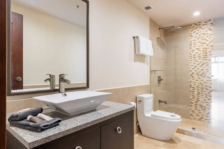 Bathroom 4, 3 Bedroom Condo in Croc's Casino Resort, Garabito