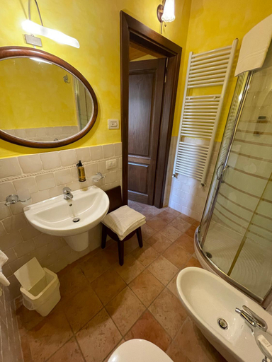Bathroom 3, Le Calvie, country house, Macerata