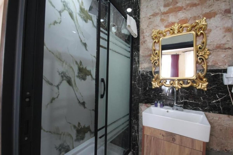 Bathroom, Squit Suits Hotel, Beyoğlu