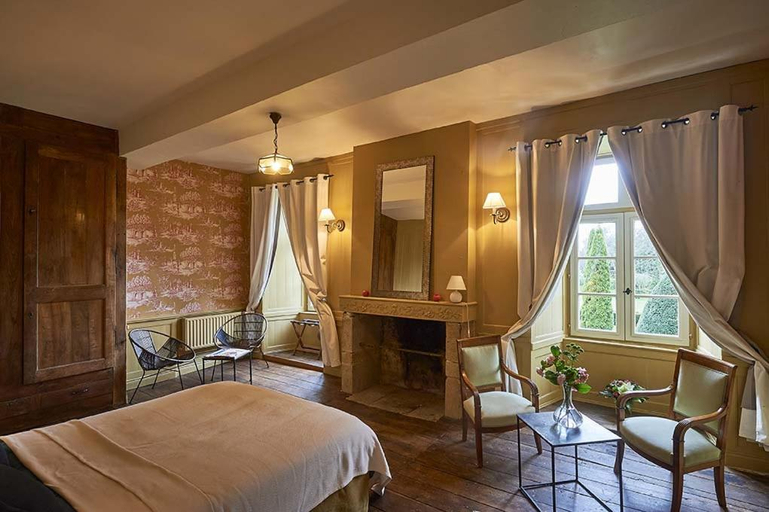 Bedroom, B&B Le Plessix - Manoir le Plessix Madeuc, Côtes-d'Armor