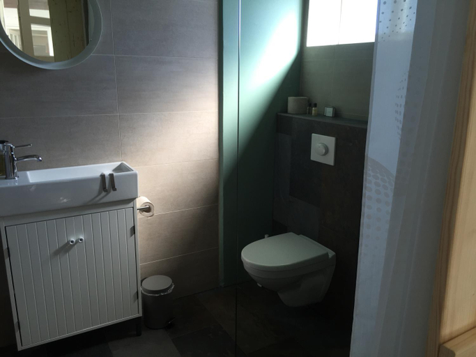 Bathroom 3, Lindartun Guesthouse, Vestur-Landeyjahreppur