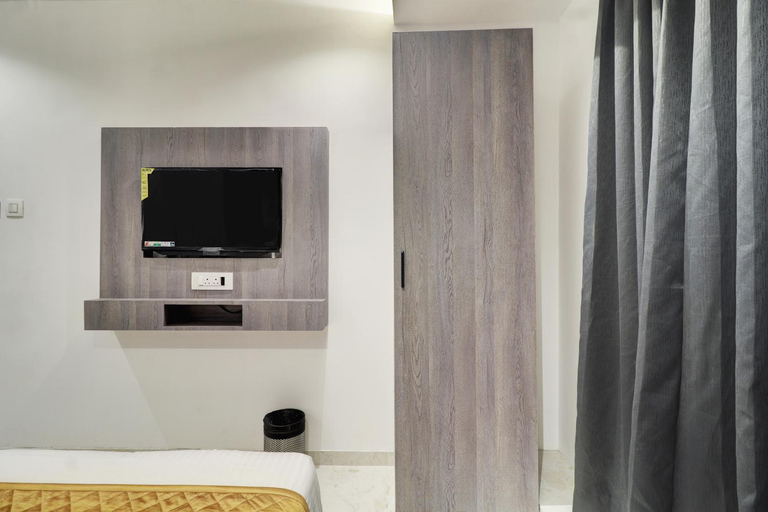 Others 5, Hotel Isra International, BKC, Mumbai City