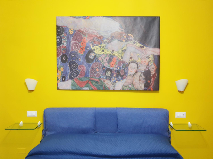 Others 5, Casa Patrizia, Ascoli Piceno