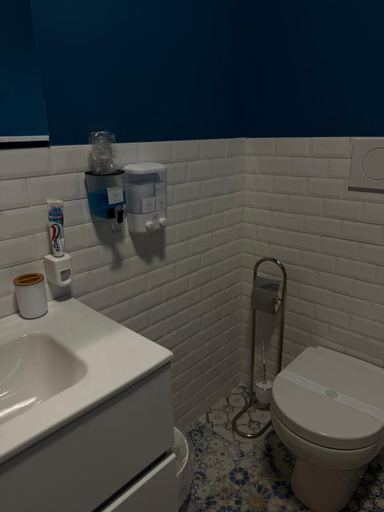 Bathroom 2, Palm House, Catanzaro
