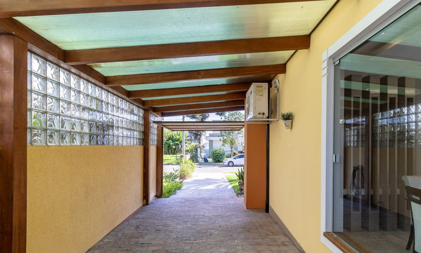 Property grounds, Duplex House w/ Pool, 850m From the Beach Rdt0124, Florianopolis
