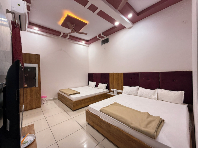 Room 4, Hotel Koti Tirth, Ujjain