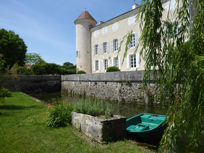 Others 5, Chateau d'Annezay, Charente-Maritime