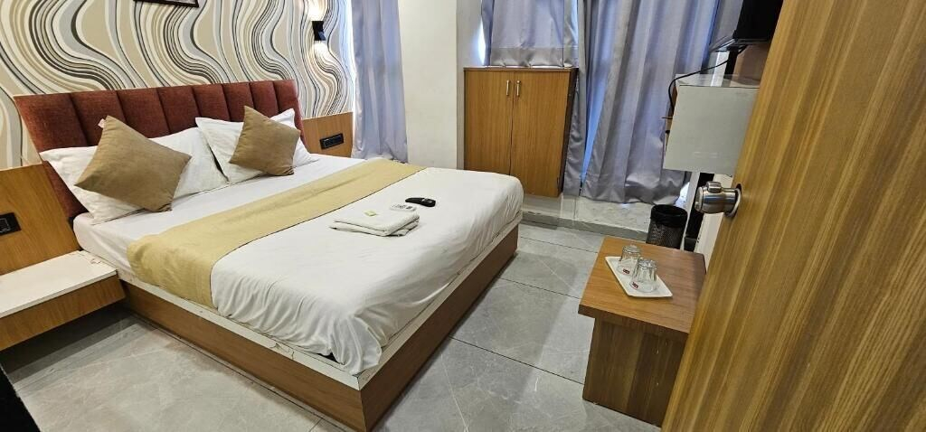 Room 3, Hotel Lee Grand, Ahmadabad