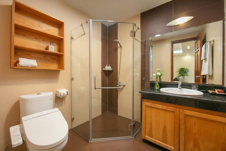 Bathroom 2, HTOWER 197 Van Cao Ngo Quyen Hai Phong, Hải An