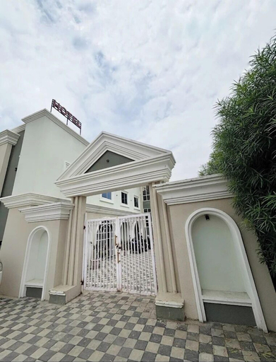 Front of property 4, Hotel Dhana Lakshmi Bliss, Dewas