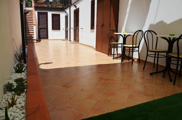 Others 2, Bed & Relax, Salerno