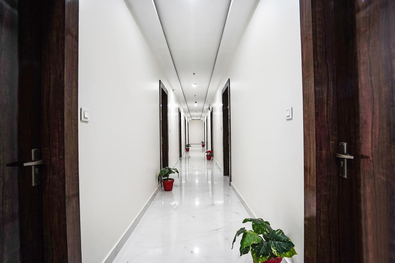 Public Area 2, Fabhotel Kyshna Inn, Mathura
