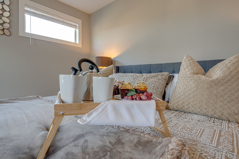 Interior 3, Cultured Coach - Mins to Broadway - Private Rooftop, Davidson