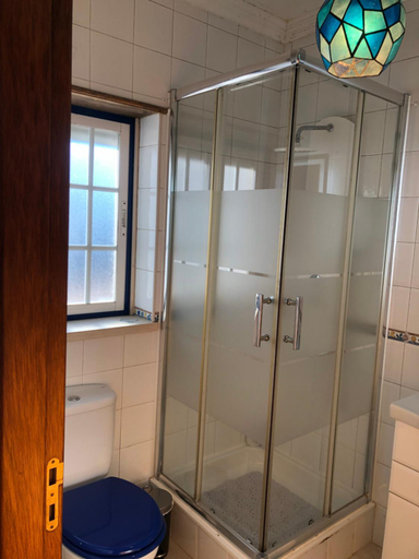 Bathroom 2, Casa das Conchas, Mafra