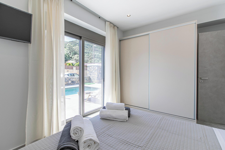 Room 5, Neaira Apartments, Crete