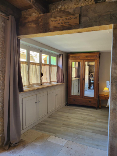 Others 5, Airbnb: Vieilles Pierres et Riviere en Perigord, Dordogne