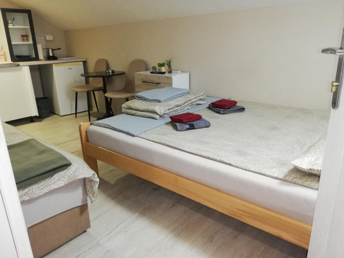 Others 4, Blue Carpet Rooms, Niš