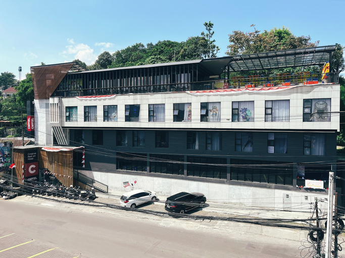 Exterior & Views