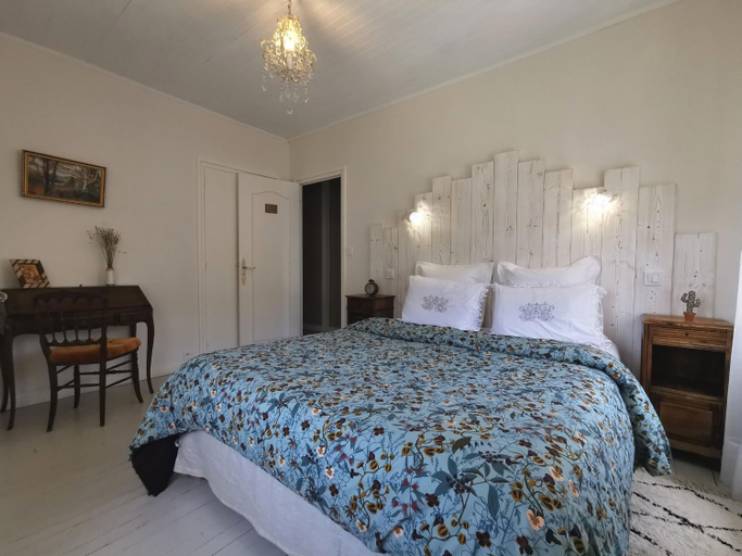 Bedroom 2, Maison de campagne paisible avec terrasse et animaux admis - FR-1-582-505, Haute-Loire