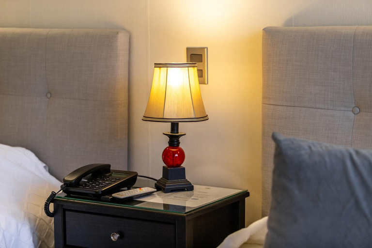 Bedroom, Hotel Royal Victoria, Malleco