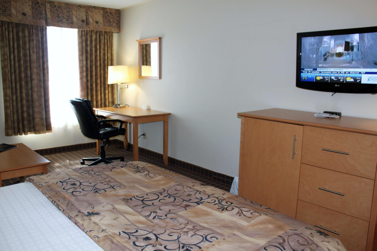 Bedroom 3, Best Western Smiths Falls Hotel, Leeds and Grenville