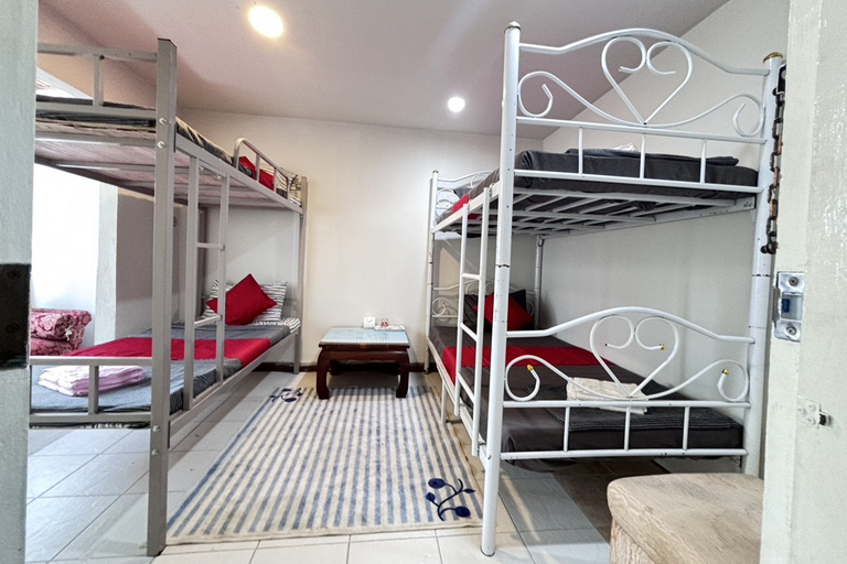 Bedroom 5, Sunshiny-BB Hostel near Punnavithi BTS station, Bang Na