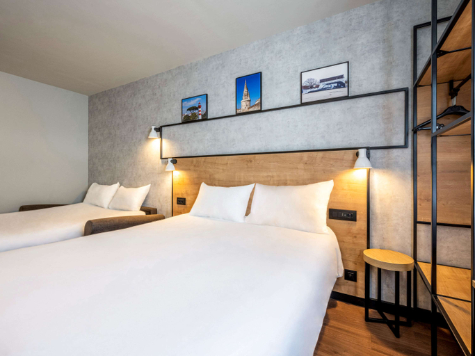 Bedroom 3, ibis La Rochelle Vieux-Port, Charente-Maritime