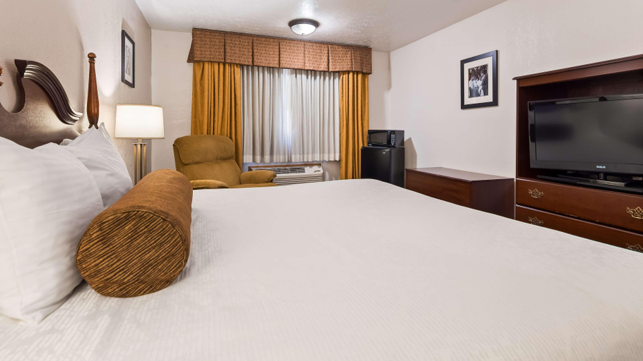 Bedroom 4, Best Western Willits Inn, Mendocino