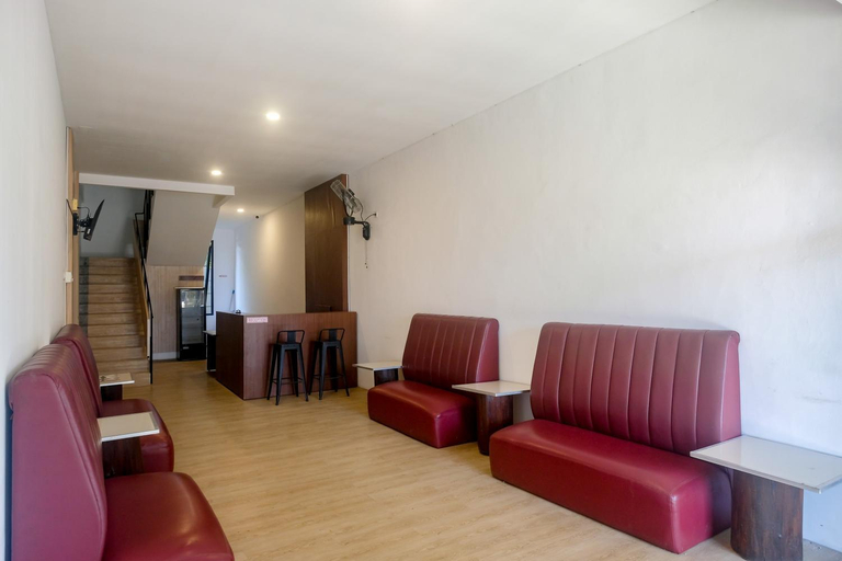 Public Area 3, Urbanview Hotel JJ Bukitsari Semarang, Semarang