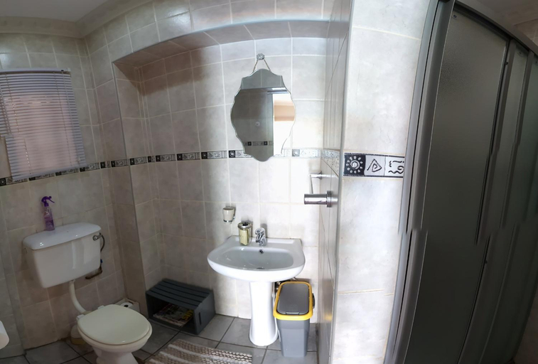 Others 4, Hill Manor Room 2 Self catering unit, Dr Kenneth Kaunda