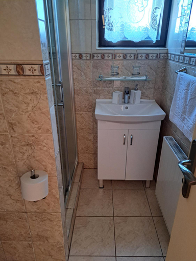 Bathroom 3, Penzion Havran, Poprad