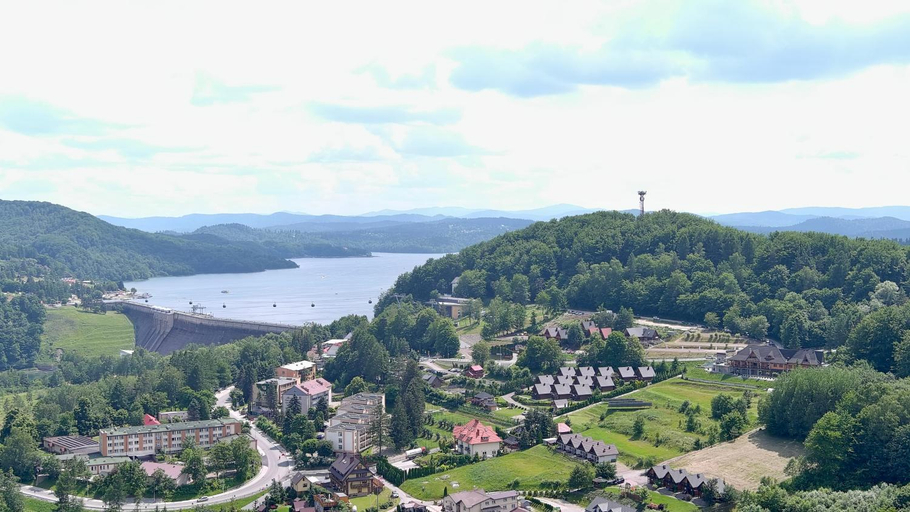 Others 4, Noclegi Solina Sunrise, Lesko