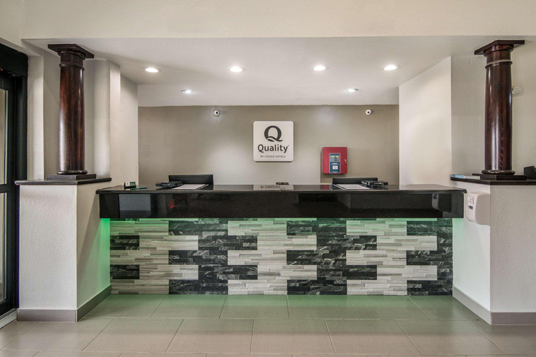 Public Area 2, Quality Inn and Suites, Fort Worth