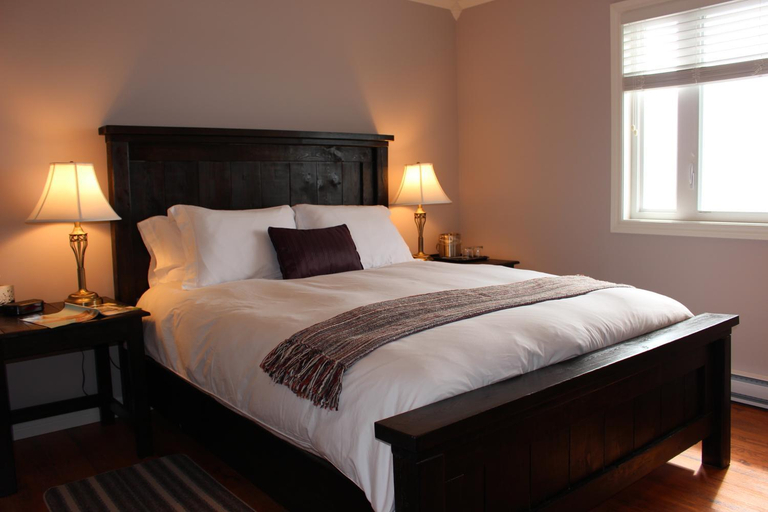 Others 3, The Bayside Bed and Breakfast, Division No. 1